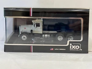IXO 1955 Peterbilt 281 - White w/ Black Fenders 1/64 - Picture 1 of 10