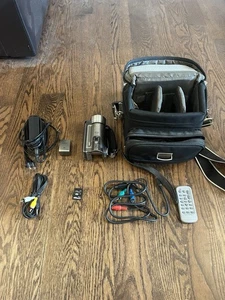Canon VIXIA HF100 HD Camcorder - Picture 1 of 7
