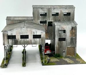 Walthers Cornerstone 933-3836 Diamond Coal Co. Spur N speziell bemalt/verwittert - Bild 1 von 5