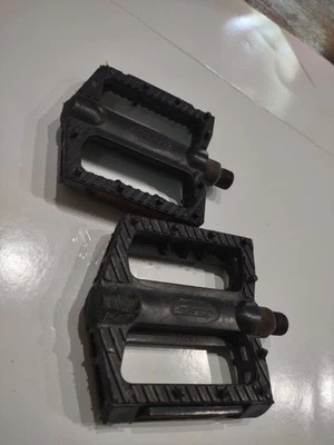 GT PLÁSTICO NEGRO BICICLETA PLATAFORMA PEDALES BICICLETA REPUESTOS  Foto 1 de 4