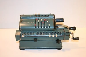 MELITTA "VII-16" / Ancienne calculatrice à manivelle quatre espèces, 1955 / Pièce de collection ! - Photo 1/9