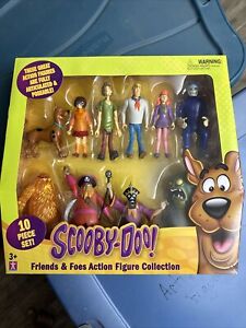 NEW - Scooby Doo FRIENDS & FOES 10 Action Figures Ghost Racer Redbeard VILLAINS 