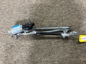 2019-2024 KIA FORTE Front Windshield Wiper Transmission Linkage with Motor D47 - Picture 1 of 3