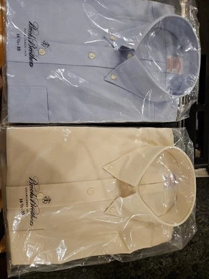 DOS CAMISAS DE VESTIR VINTAGE BROOKS BROTHERS PARA HOMBRE COMO NUEVAS EN PAQUETE TALLA 16,5-33. Foto 1 de 4