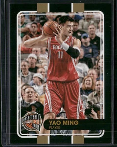 Yao Ming 2016 Panini Klasse 2016 Hall of Fame Enshrinement #4 Houston Rockets - Bild 1 von 2