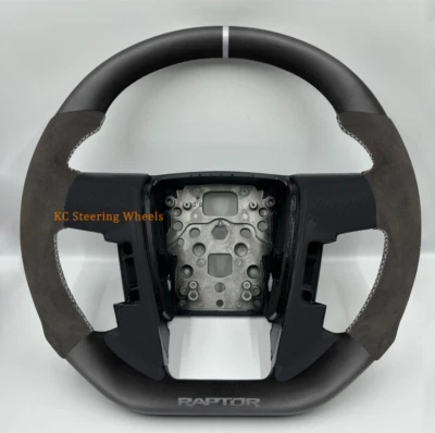 Instalación de volante Alcantara personalizado para Ford F150 Raptor 2009-2014 Foto 1 de 4