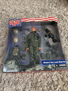 GI Joe MODERN DAY LAND WARRIOR 2002 12" Action Figure Set - Picture 1 of 2