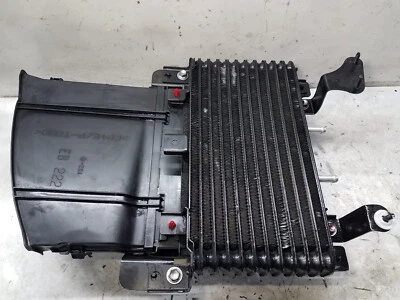 Enfriador de aceite motor trasero izquierdo Toyota Mirai 2021-2023 024000-9641 (ZC95) Foto 1 de 4