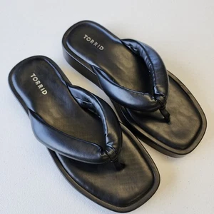 Sandalias de Tanga Torrid Negras Gruesas Plataforma Puntera Cuadrada Talla 10WW NUEVAS - Imagen 1 de 9