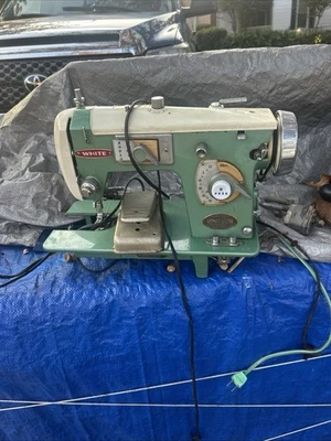 White Sewing Machine Zig-zag Vintage 1960s - Image 1 of 4