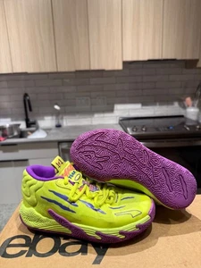 Puma LaMelo Ball MB.03 Spark Youth taglia 7 379931-01 01 di uno giallo viola leggi - Foto 1 di 8