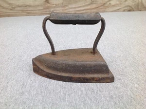 Antique Cast Iron Flat Iron - Picture 1 of 11
