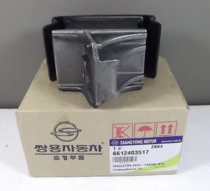 GENUINE MERCEDES BENZ MB VAN MB100 MB140 PETROL & DIESEL FRONT ENGINE MOUNT SET - Picture 1 of 2