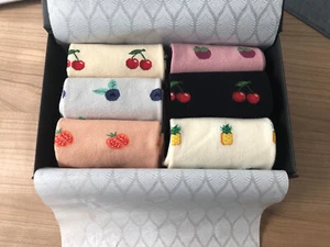 6 Paar süße lustige Damen Socken in Geschenkbox - Größe 35-39 - Bild 1 von 4