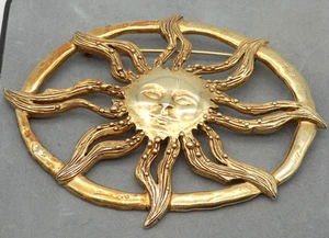 Vintage JJ große goldfarbene Sonne himmlische Brosche Anstecknadel Boho skurril - Bild 1 von 3