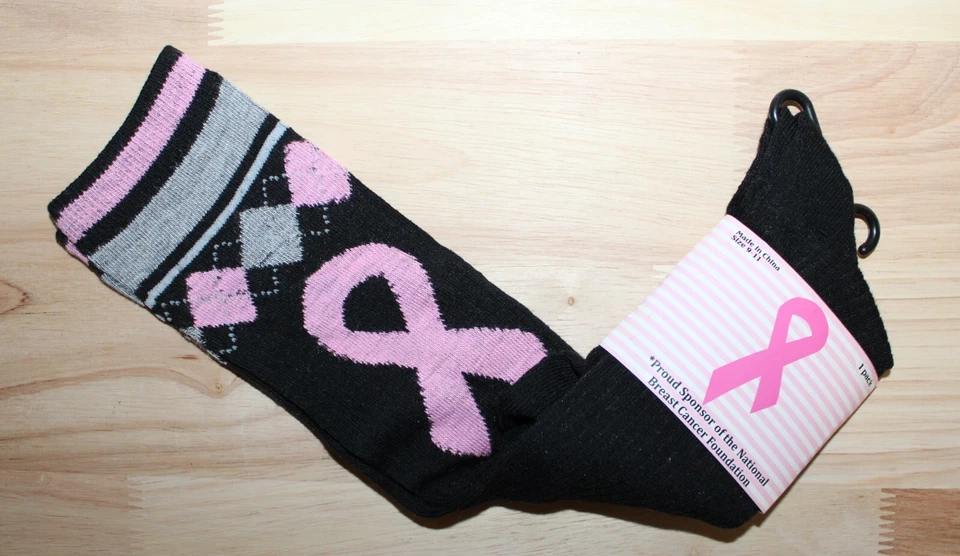 Calcetines hasta la rodilla con conciencia del cáncer de mama negros con estampado Argyle talla 9-11 G6 Foto 1 de 1