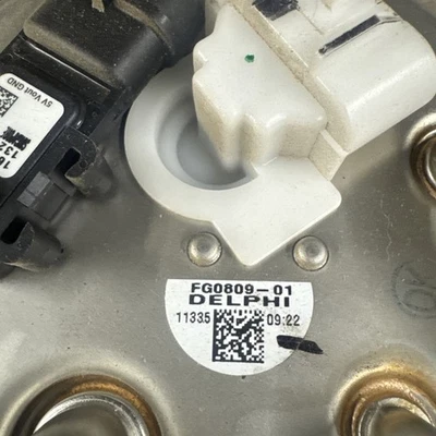 Conjunto de módulo de bomba de combustible Delphi FG0809 para Cadillac Escalade 2007 ESV Foto 1 de 4