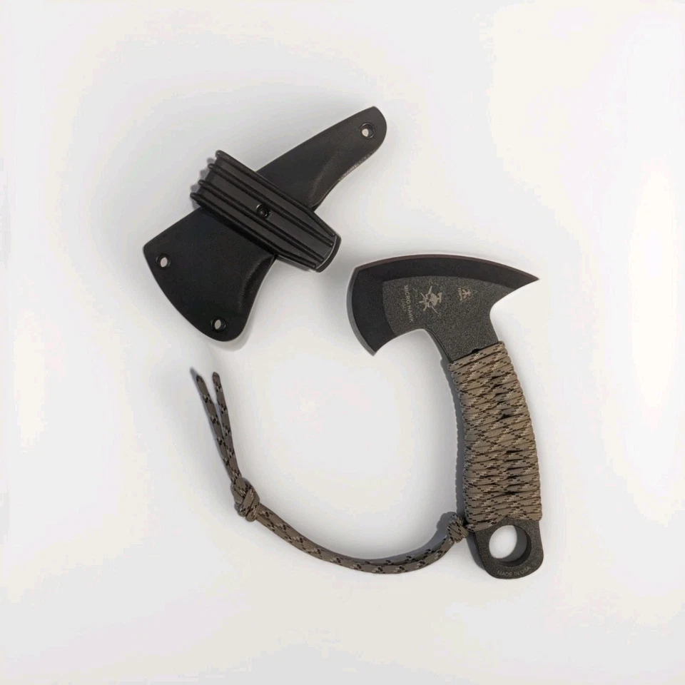 Hacha de supervivencia militar TOPS Micro Hawk U-047 táctica Tomahawk hecha en EE. UU. con funda Foto 1 de 1