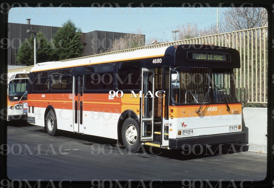 SF MUNI. Autobús de demostración Flyer #4680. San Francisco (CA) Diapositiva Original 1985. (2515) Foto 1 de 1