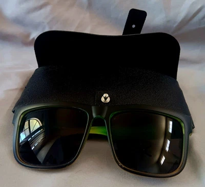 Smith 绿色和黄色太阳镜意大利设计 81016  — 第 1/4 张图片