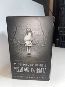 Ransom Riggs Book Bundle x 3 Miss Peregrine's Peculiar Children (2-161) - Picture 1 of 2