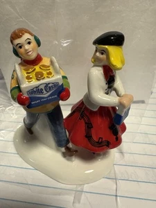 Dept 56 Snow Village WHITE CASTLE HAMBURGER "WHAT YOU CRAVE" Figures 2008 - Picture 1 of 13