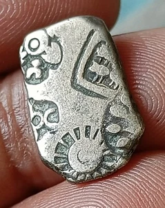 K4#-INDUS VALLEY CIVILIZATION Magadh Maha Janapada Punch Mark Silver Coin 300BC - Picture 1 of 2