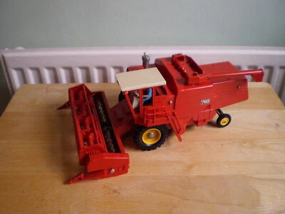 VINTAGE BRITAINS 1/32 MASSEY FERGUSON COMBINE HARVESTER 760 #9570 VERY GOOD — 第 1/4 张图片