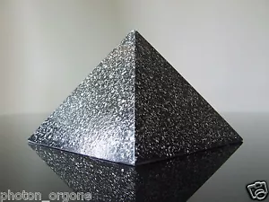 Pietra Preziosa Capricorno Pietra Nascita Zodiaco Orgone Piramide Nera Ossidiana Granato - Foto 1 di 4
