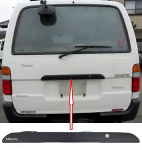 MANIGLIA PORTELLONE A RIGHE + SET LUCI LICENZA PER TOYOTA HI-ACE 1989-2006 GRANVIA - Foto 1 di 6