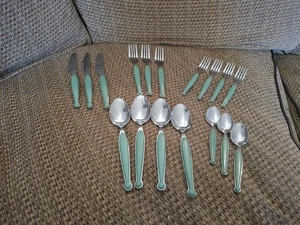 Mepra Stainless Steel Fantasia Place Set Powder Green 17 Piece - Picture 1 of 4