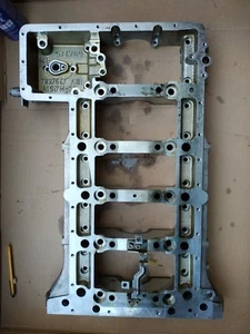 BMW E90 M3 V8 S65 S65B40 Motor untere Blockplatte Bodenbett Hälfte Kurbelgehäuse - Bild 1 von 9