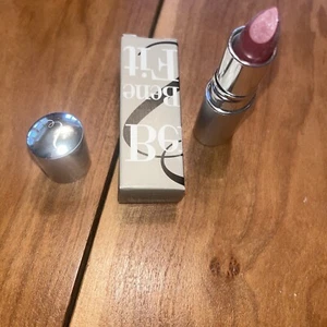 Benefit Lipstick Indiscretion - Picture 1 of 3