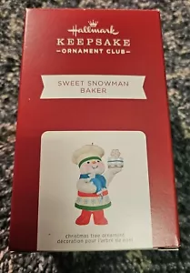 Hallmark Keepsake 2021 Club ornamentale dolce pupazzo di neve panettiere ornamento natalizio - Foto 1 di 11