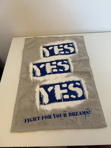 Toalla de rally WWE 2018 Daniel Bryan Yes Yes Fight For Your Dreams 17" x 12" - Imagen 1 de 5