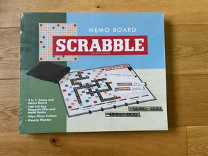 Tablero de notas Scrabble 2 en 1 juego y tablero de memoria nuevo sellado juegos familiares - Imagen 1 de 2