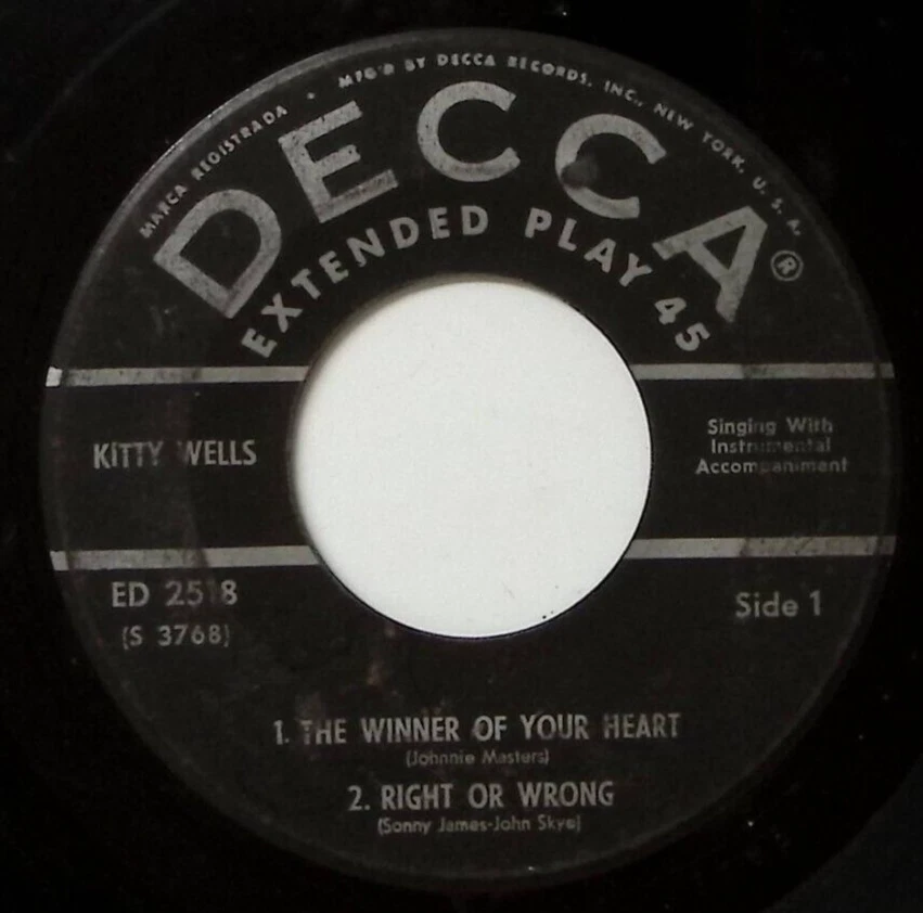 KITTY WELLS THE WINNER OF YOUR HEART/RIGHT OR WRONG/THE PACE... VINYL 45 57-71 Foto 1 de 3