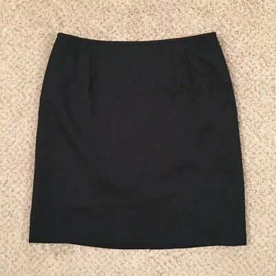 Falda B Musgo Talla 14 Negra Texturizada Forrada Hasta la Rodilla Línea A  Foto 1 de 4