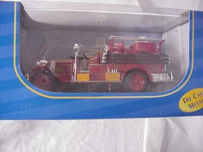 1931 SEAGRAVE FIRE ENGINE TRUCK RED 1/32 DIECAST MODEL BY AMERICAN MINT - Image 1 of 3