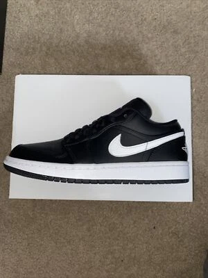 2020 Jordan preto branco baixo 1 (tamanho 8W) AO9944-001 - Imagem 1 de 4