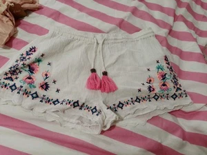 F&F White Embroidered Shorts M Boho - Picture 1 of 6