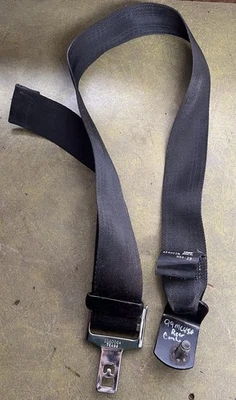 99 Mercedes Benz MB Ml430 Lap Seatbelt Assembly  Rear Center - Image 1 of 4