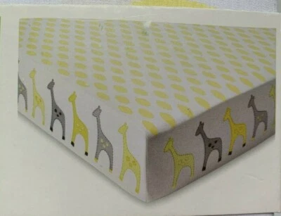 Circo Duo-print Fitted Crib Sheet Yellow Gray Giraffes - Изображение 1 из 3