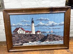 Stampa vintage in lino Kaydee C.1960 ~ scena faro e costiera ~ 18,5" x 12,75" - Foto 1 di 10