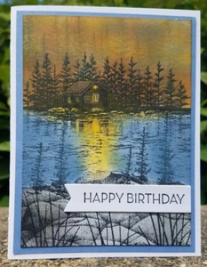 KIT DE TARJETAS Hecho a Mano FELIZ CUMPLEAÑOS Cabaña Lago Escena 4 Tarjetas/Sobres - Imagen 1 de 3