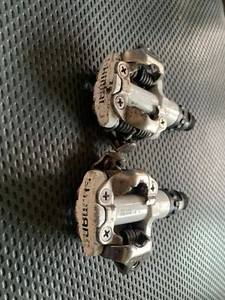 Shimano PD-M520 SPD Mountain Bike Clipless Pedals - Picture 1 of 4