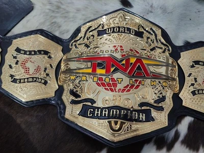 Campeonato Mundial de Lucha Pesada CNC HD ORO 24KT Foto 1 de 4