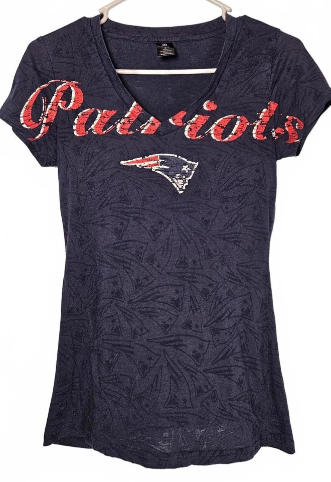 Camiseta Feminina Manga Curta NFL Team Apparel New England Patriots Tamanho Pequeno - Imagem 1 de 4