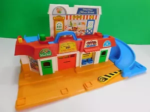 Vintage 1986 Fisher Price Little People Main Street Play Family Playset #2500 - Picture 1 of 16
