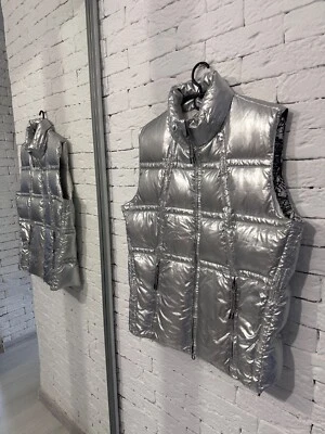 Chaleco de plumón metálico Jet Set “Moon Fire” talla 4 - marca de lujo - diseño raro Foto 1 de 4